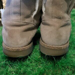 Birkenstock (well worn) Pull on, fleece-lined boot, size 10-11